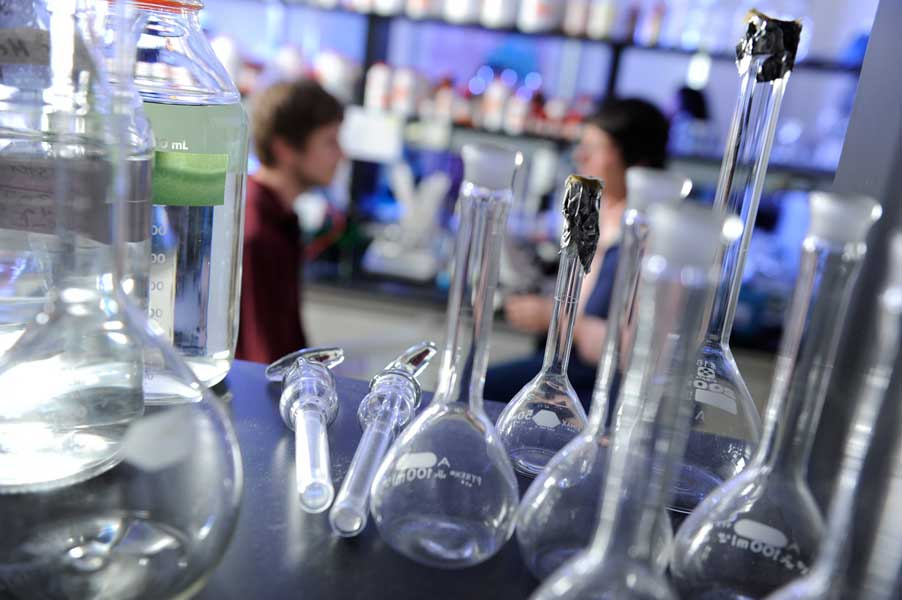 Test tubes and beakers referenced in some online science classes